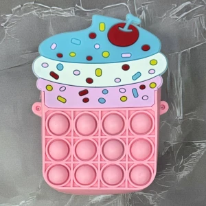 Оптом дитяча сумочка-іграшка pop it (силікон) м.хт208 в-10 д-8 ш-3 рожевий в асортименті - фото 1