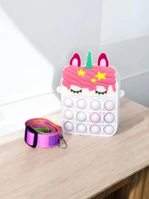 Оптом детская сумочка-игрушка pop it (силикон) м.хт203 в-10 д-8 ш-3,5 белый в ассортименте - фото 1