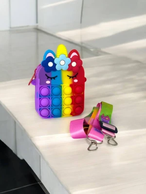 Оптом детская сумочка-игрушка pop it (силикон) м.хт201/2 в-10 д-8 ш-3,5 - фото 1