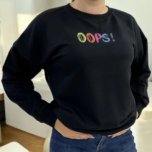 Оптом джемпер жіночий (2-х нитка) 1уп.4шт р.s-m-l-xl чорний в асортименті - фото 1
