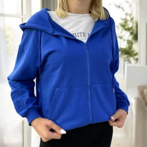 Оптом джемпер женский (3-х нитка\оверсайз) м.d820113 1уп.4шт р.s-m-l-xl синий в ассортименте - фото 1