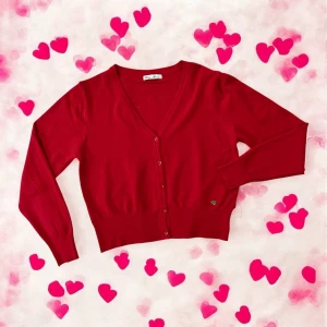 Оптом джемпер женский (на пуговицах) м.a5356 р.l/xl оптом красный в ассортименте - фото 1