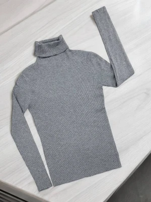 Оптом жіночий гольф м.f42 р.s/m сірий в асортименті - фото 1
