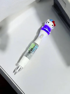 Оптом кулькова ручка 4-х кольорова mini "Hello Kitty" м.ZH-829/3 білий в асортименті | Гуртом практична та популярна модель для офісів і шкіл,вигідна ціна - фото 1