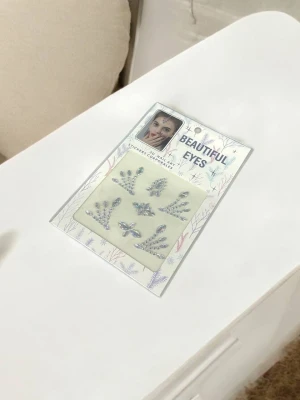 Оптом наліпки-стрази для обличчя м.2715-12/6 сріблястий в асортименті - фото 1